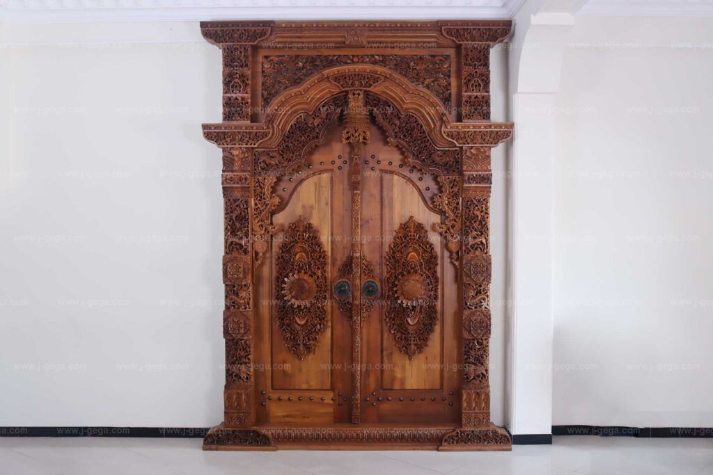 Gapura Pintu Gebyok A, Kayu Jati Ukir, 220x21x304cm