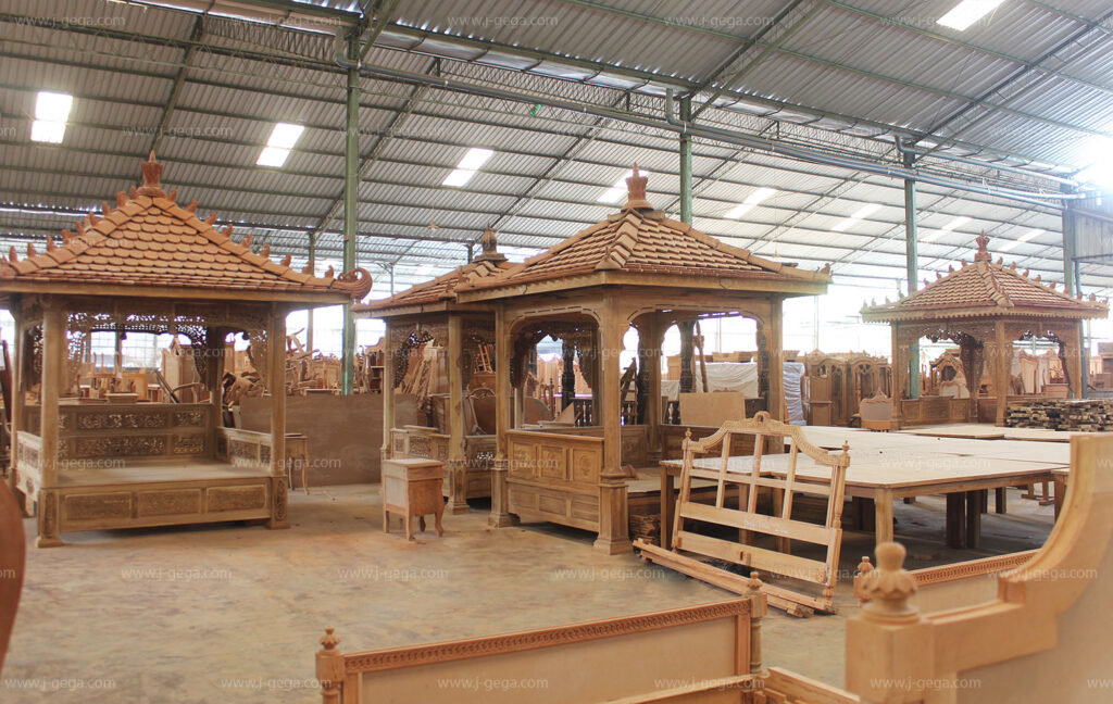 Pusat gazebo rumah kayu jati ukir jepara